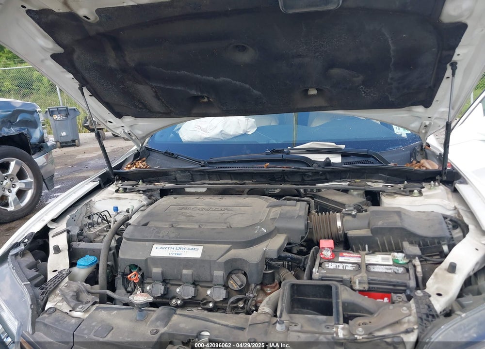 2016 HONDA ACCORD VIN: 1HGCT2B08GA004719