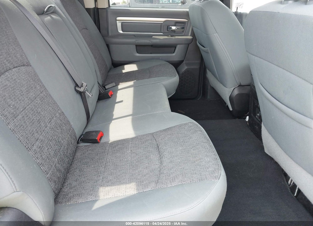 2016 RAM 1500 VIN: 3C6RR7LT7GG194387