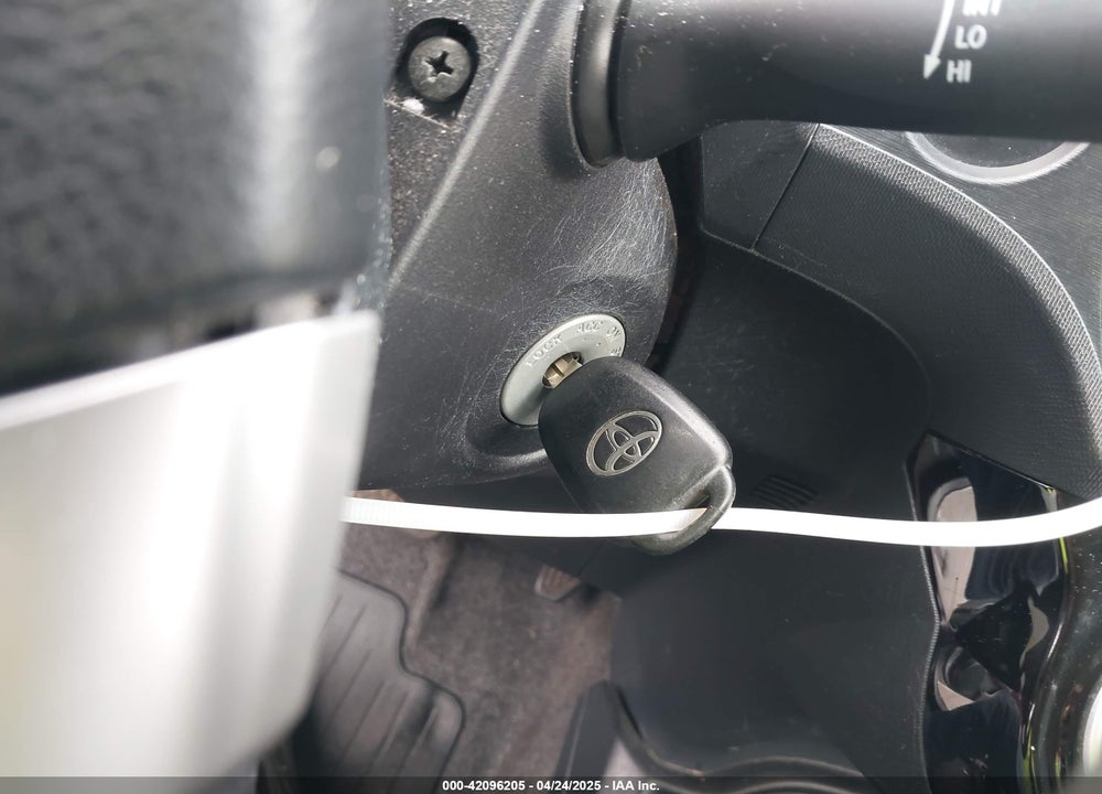 2015 TOYOTA PRIUS C ONE VIN: JTDKDTB39F1090659