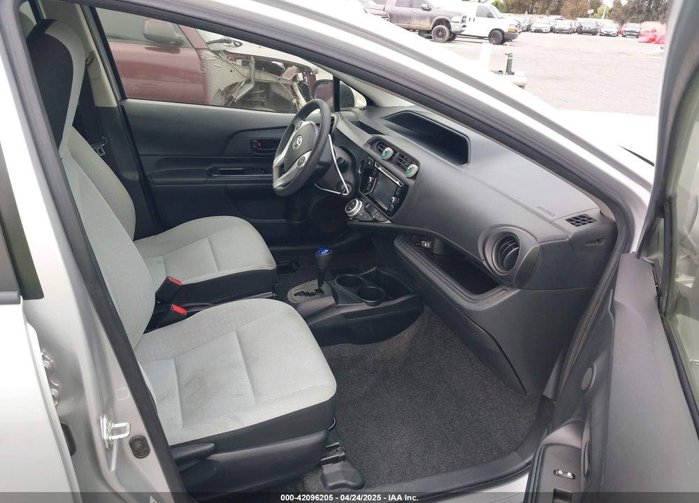 2015 TOYOTA PRIUS C ONE VIN: JTDKDTB39F1090659