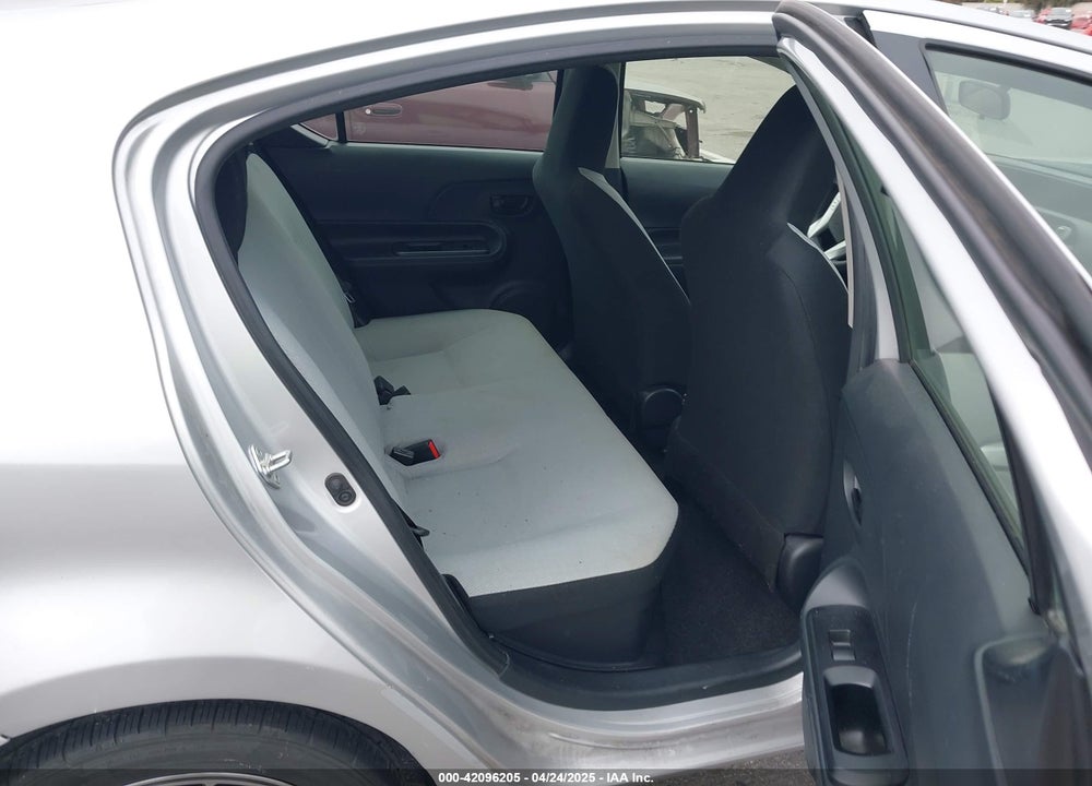 2015 TOYOTA PRIUS C ONE VIN: JTDKDTB39F1090659