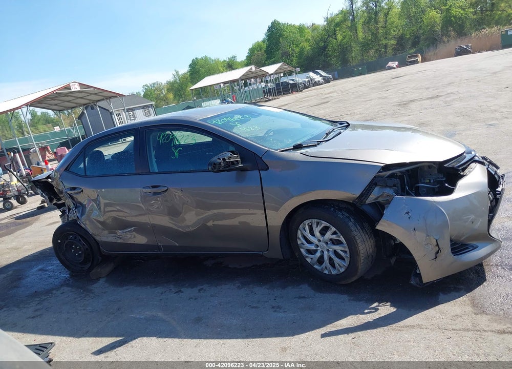 2018 TOYOTA COROLLA LE VIN: 5YFBURHE0JP800774