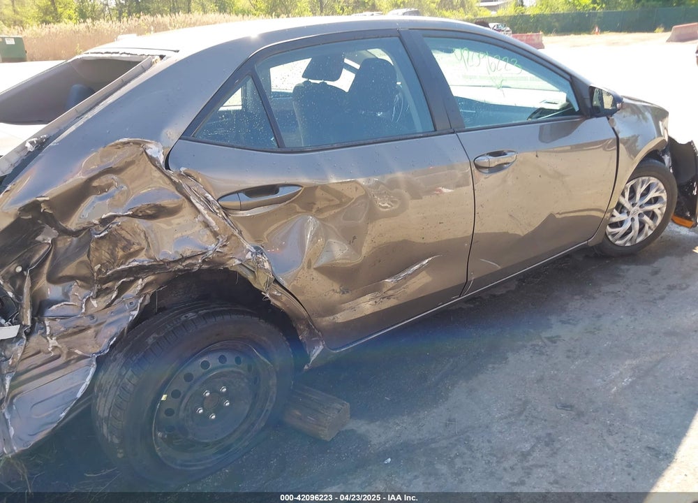 2018 TOYOTA COROLLA LE VIN: 5YFBURHE0JP800774