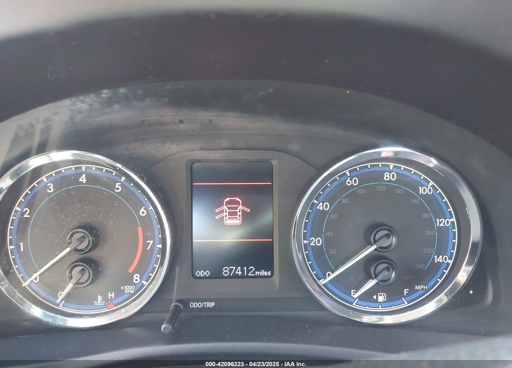 2018 TOYOTA COROLLA LE VIN: 5YFBURHE0JP800774