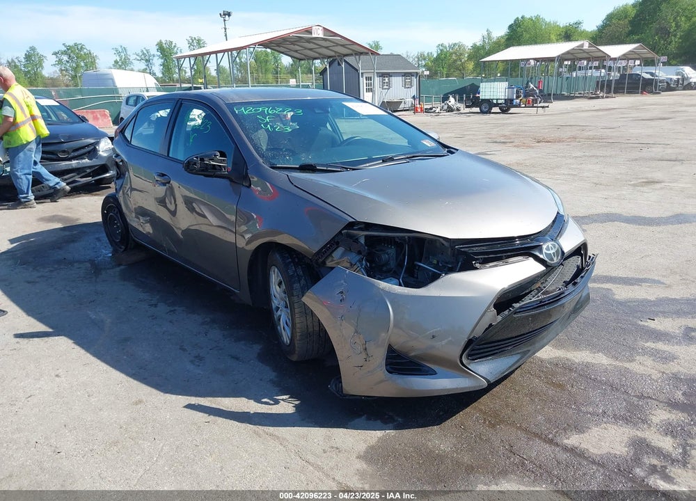 2018 TOYOTA COROLLA LE VIN: 5YFBURHE0JP800774