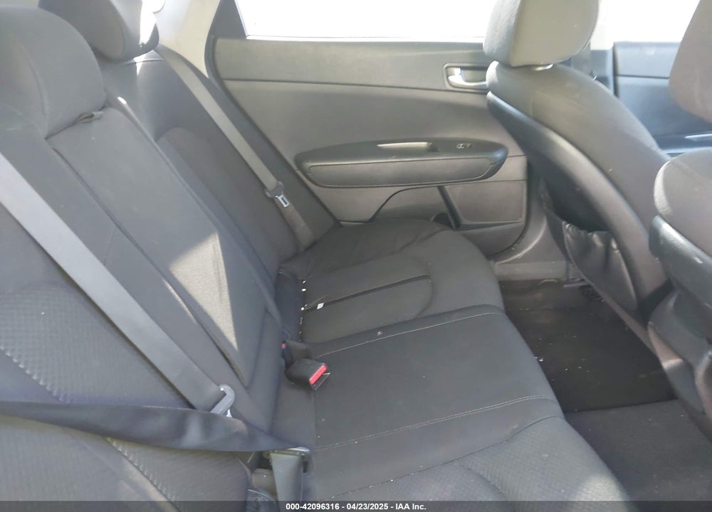 2017 KIA OPTIMA LX VIN: 5XXGT4L3XHG128484