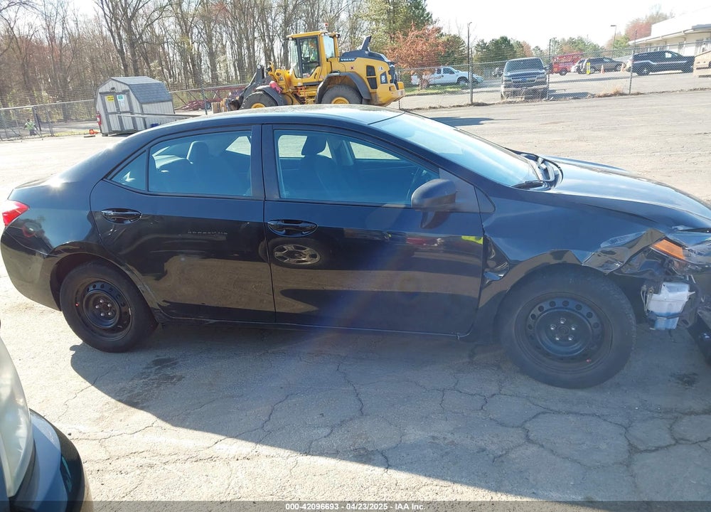 2018 TOYOTA COROLLA VIN: 5YFBURHE4JP755483
