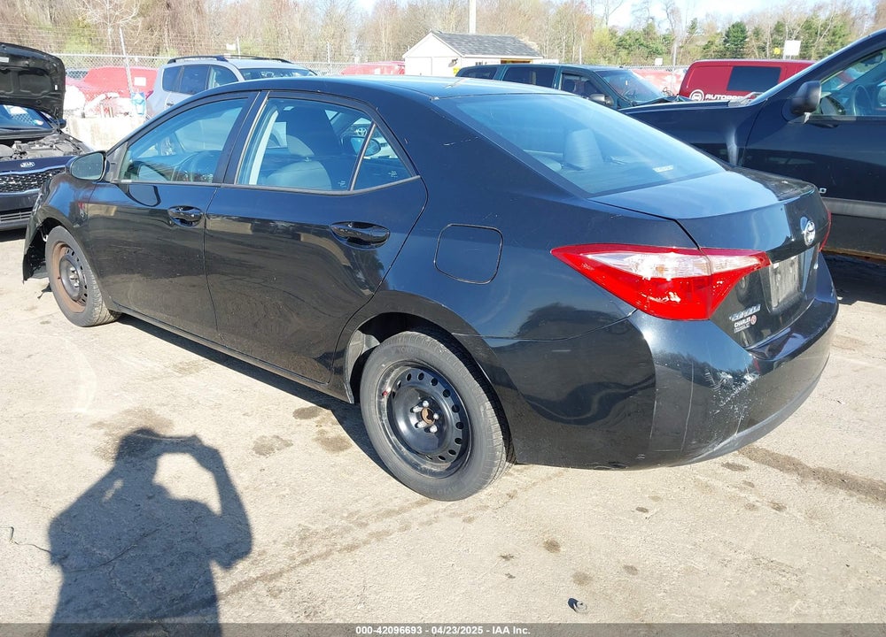 2018 TOYOTA COROLLA VIN: 5YFBURHE4JP755483
