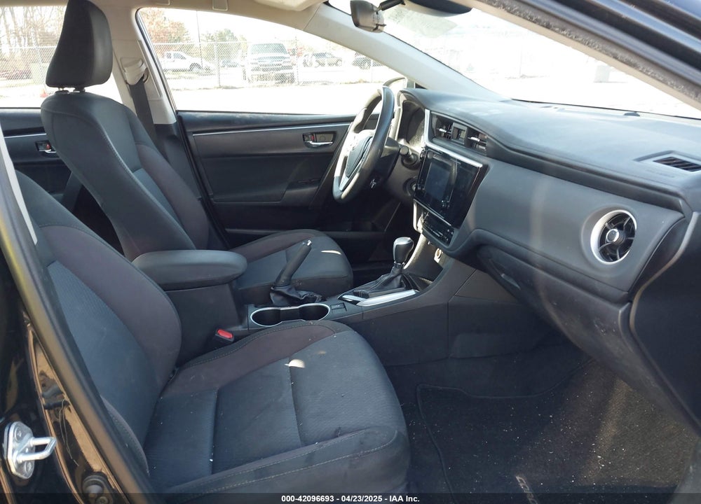 2018 TOYOTA COROLLA VIN: 5YFBURHE4JP755483