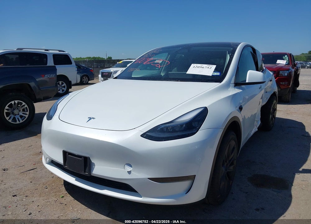 2024 TESLA MODEL Y LONG RANGE DUAL MOTOR ALL-WHEEL DRIVE/RWD VIN: 7SAYGDED0RA327806