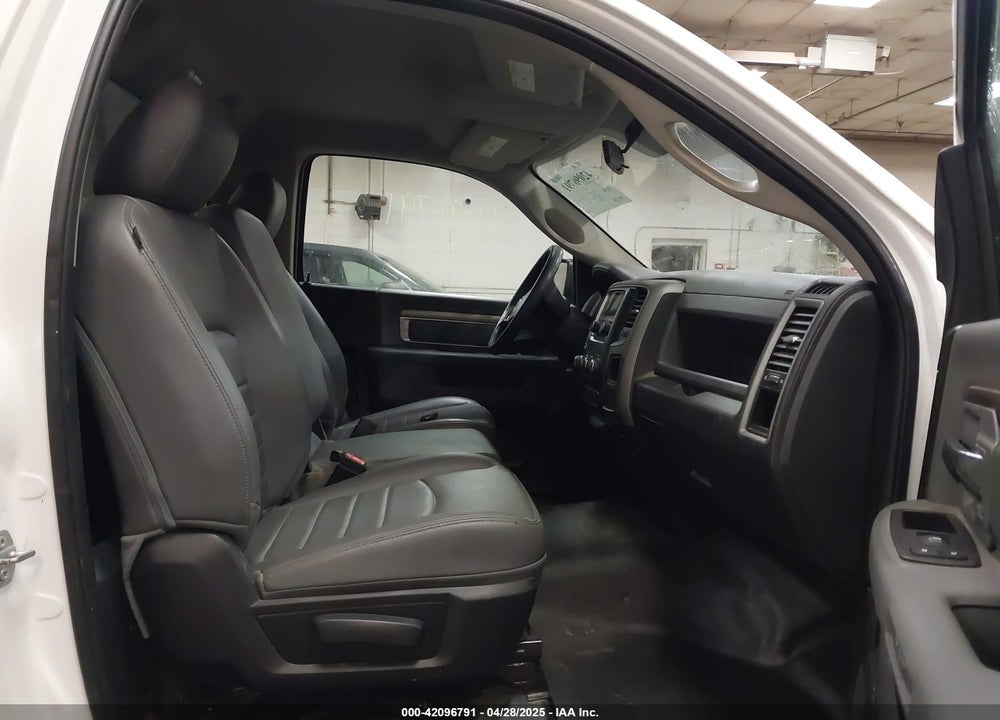 2017 RAM 1500 TRADESMAN REGULAR CAB 4X2 8' BOX VIN: 3C6JR6DG7HG622291