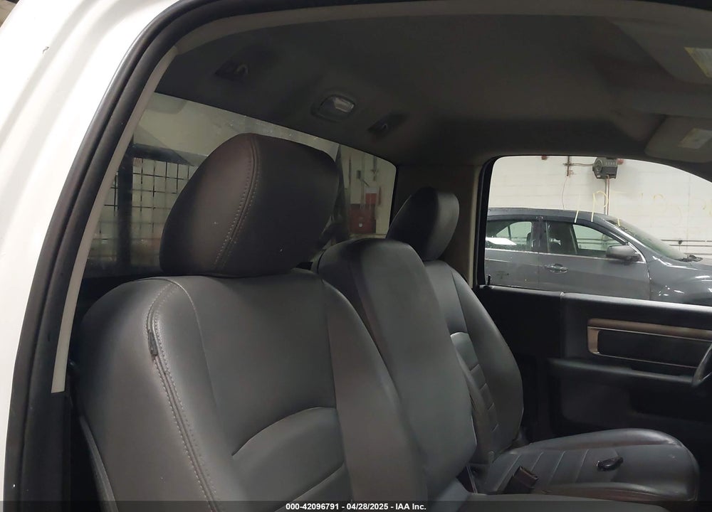 2017 RAM 1500 TRADESMAN REGULAR CAB 4X2 8' BOX VIN: 3C6JR6DG7HG622291