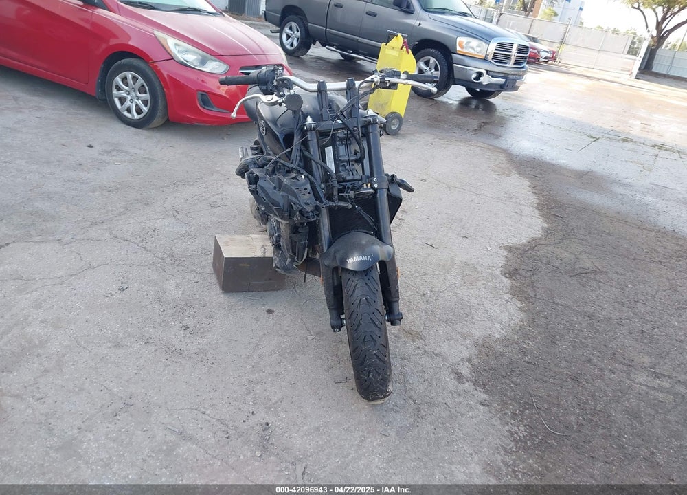 2023 YAMAHA MT09 VIN: JYARN71E0PA005145