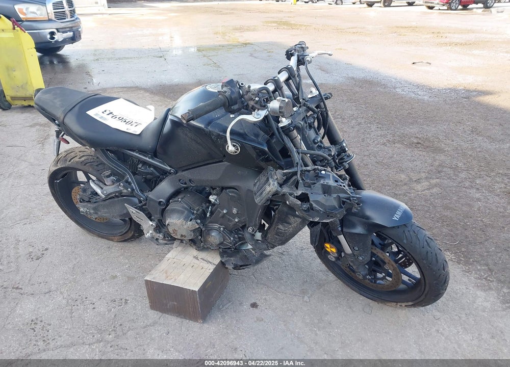 2023 YAMAHA MT09 VIN: JYARN71E0PA005145