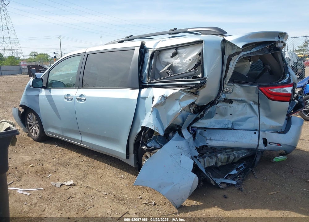 2015 TOYOTA SIENNA XLE PREMIUM 8 PASSENGER VIN: 5TDYK3DC3FS609947