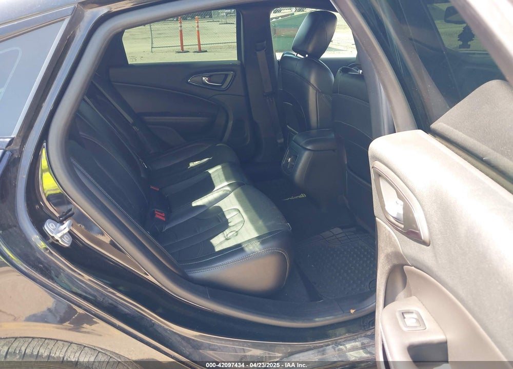 2015 CHRYSLER 200 S VIN: 1C3CCCDG6FN632157