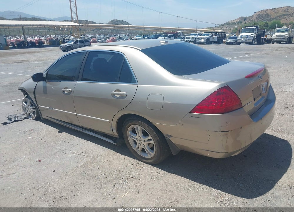 2006 HONDA ACCORD VIN: JHMCM56816C011705