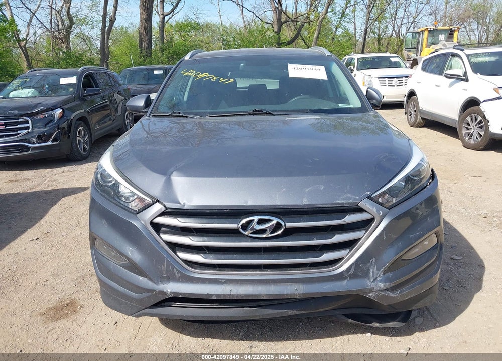 2017 HYUNDAI TUCSON SE VIN: KM8J33A48HU253405