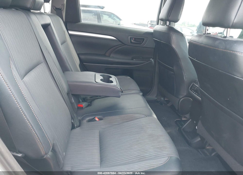 2016 TOYOTA HIGHLANDER VIN: 5TDZKRFHXGS173146