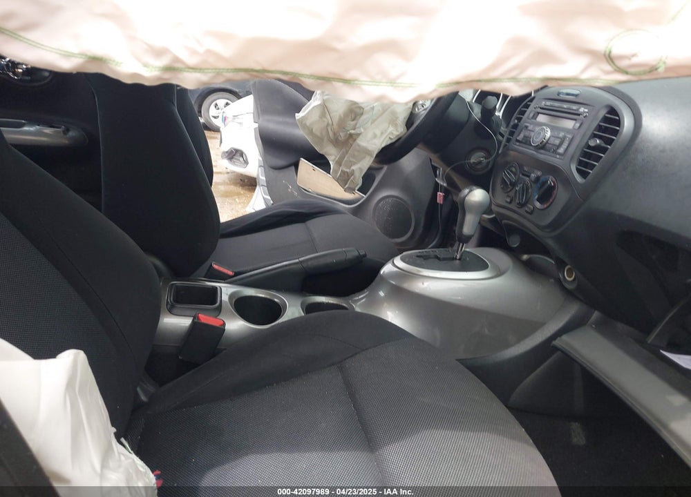 2014 NISSAN JUKE S VIN: JN8AF5MR8ET451857