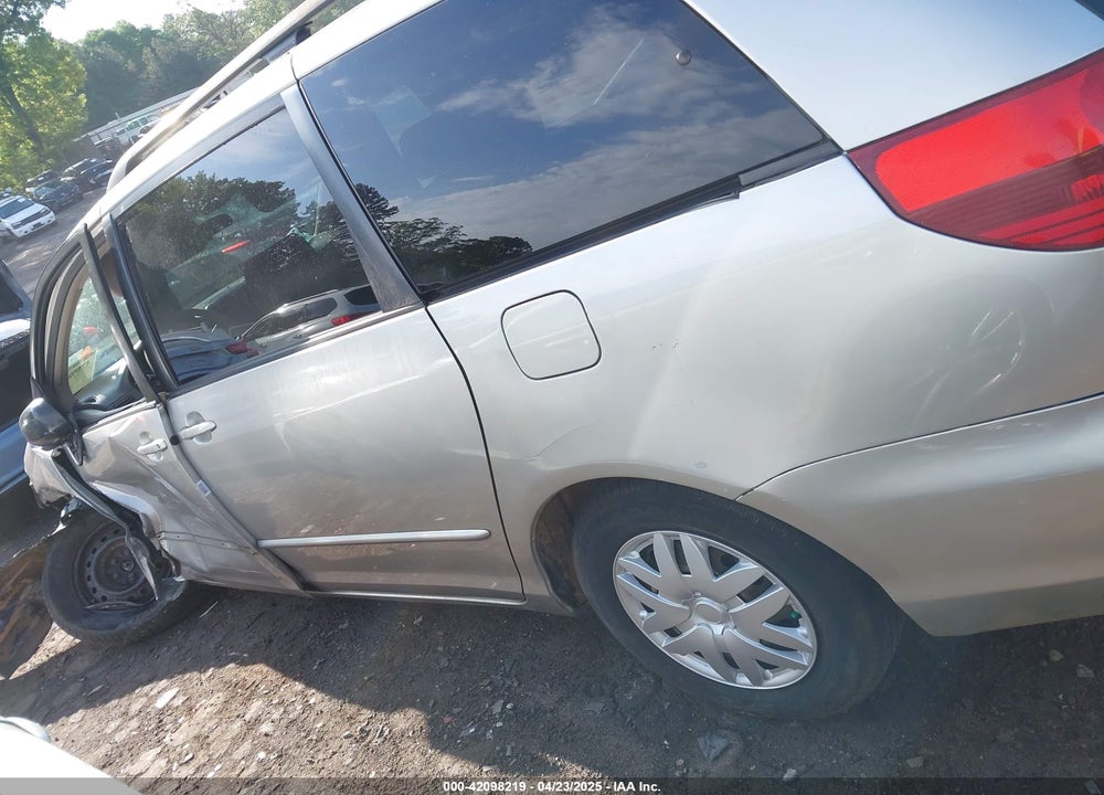 2005 TOYOTA SIENNA VIN: 5TDZA23C15S241785