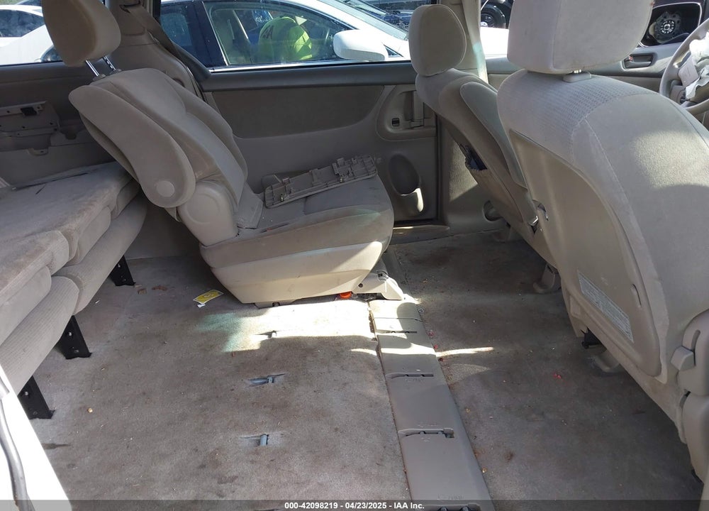 2005 TOYOTA SIENNA VIN: 5TDZA23C15S241785