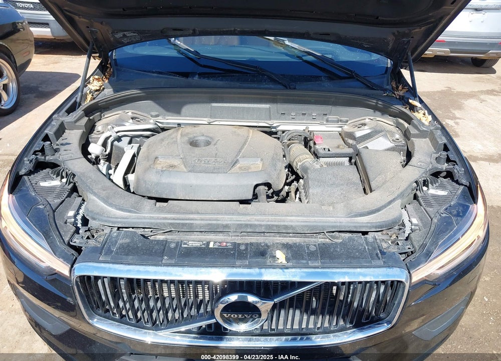2018 VOLVO XC60 VIN: YV4A22RK3J1040015