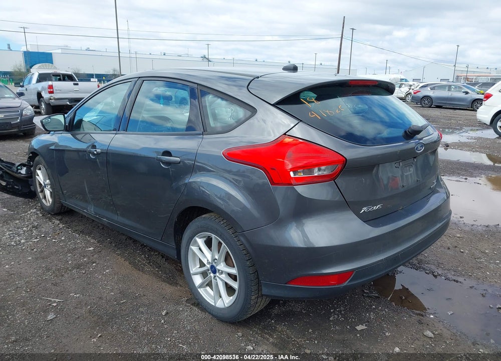 2015 FORD FOCUS SE VIN: 1FADP3K21FL230141