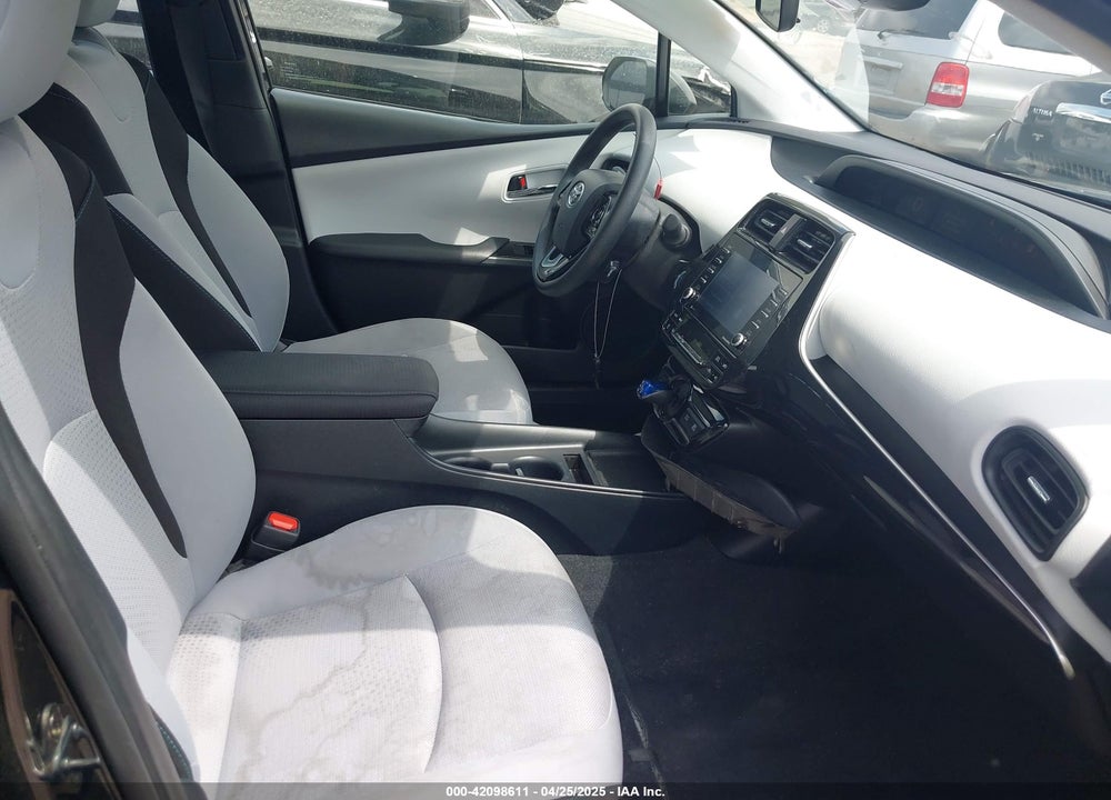 2022 TOYO PRIUS LE VIN: JTDKAMFU8N3181135