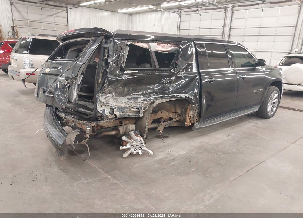2016 CHEVROLET SUBURBAN VIN: 1GNSKHKC2GR102910