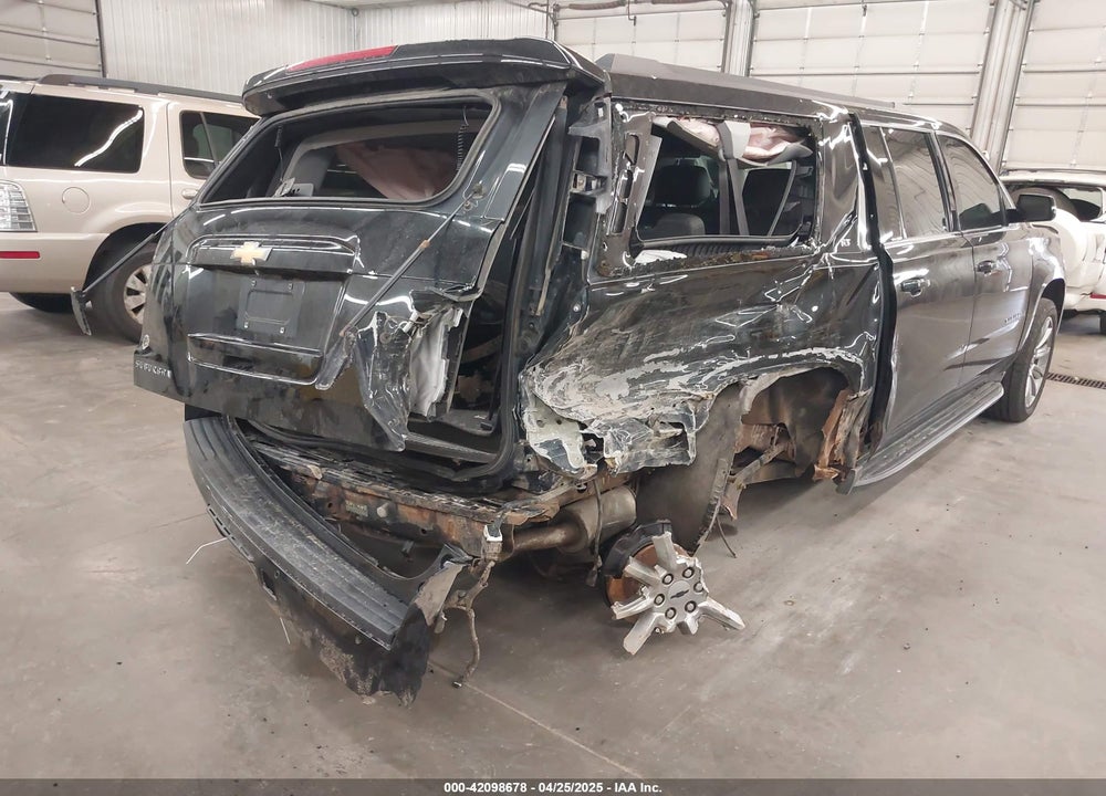 2016 CHEVROLET SUBURBAN VIN: 1GNSKHKC2GR102910