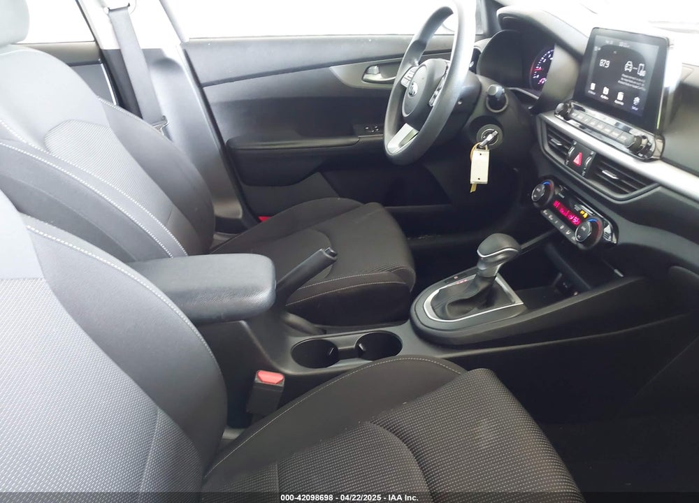 2019 KIA FORTE VIN: 3KPF24AD4KE092415