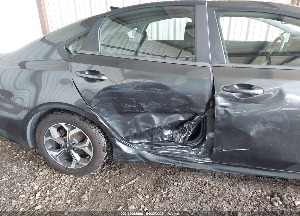 2019 KIA FORTE VIN: 3KPF24AD4KE092415