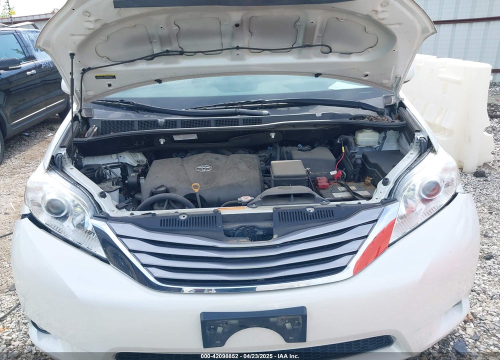 2017 TOYOTA SIENNA XLE PREMIUM 8 PASSENGER VIN: 5TDYZ3DC1HS829344