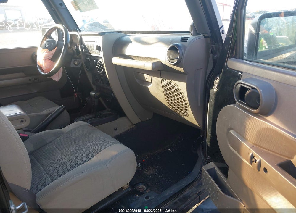 2007 JEEP WRANGLER SAHARA VIN: 1J4FA54167L204991