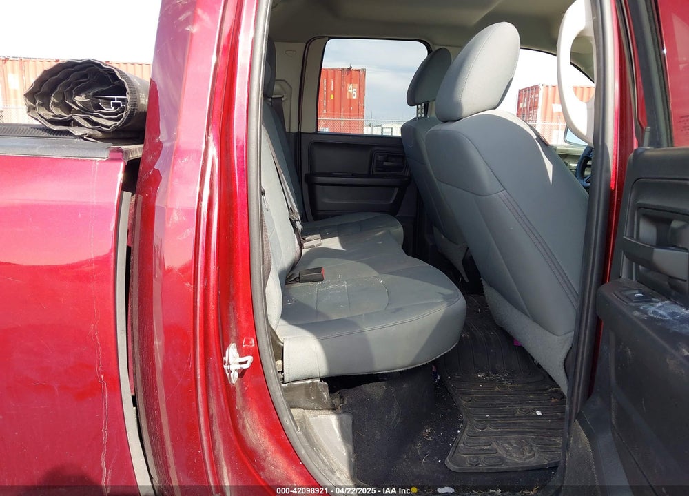 2019 RAM 1500 CLASSIC EXPRESS  4X4 6'4" BOX VIN: 1C6RR7FT9KS665856