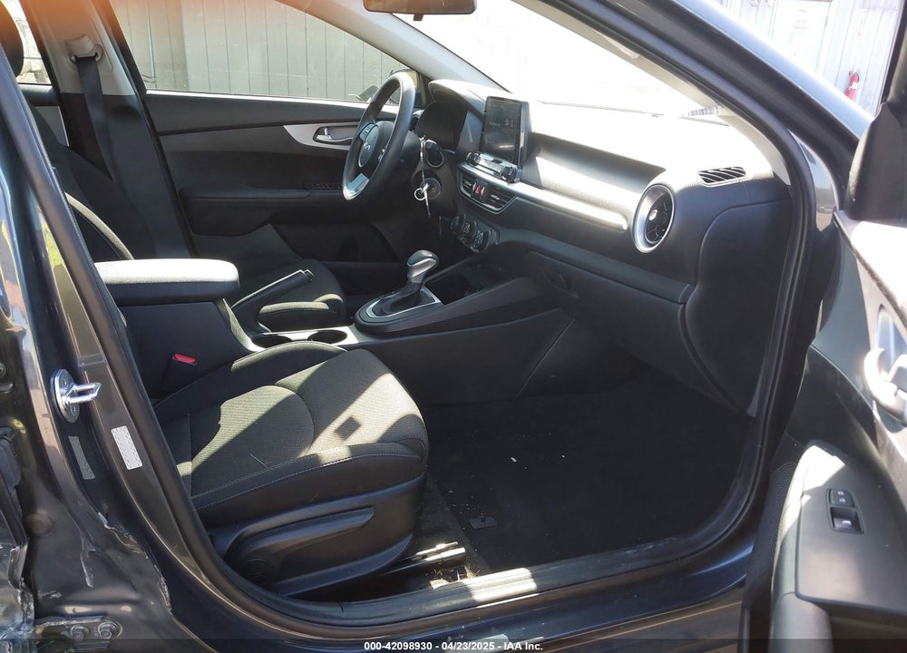 2023 KIA FORTE LXS VIN: 3KPF24AD8PE585604