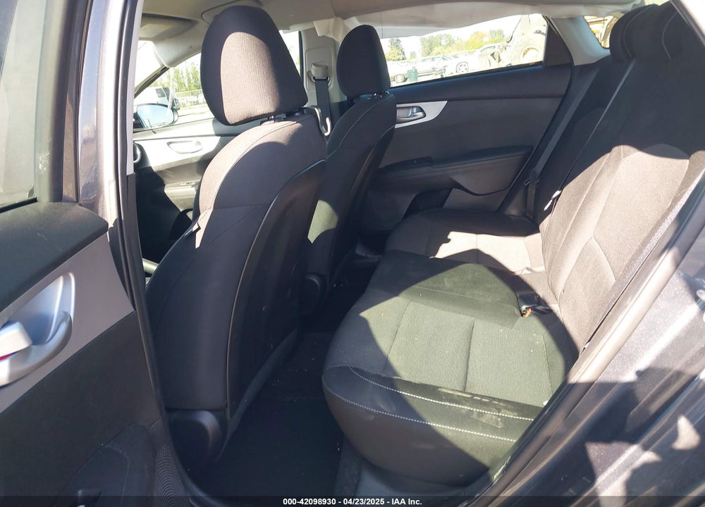 2023 KIA FORTE LXS VIN: 3KPF24AD8PE585604