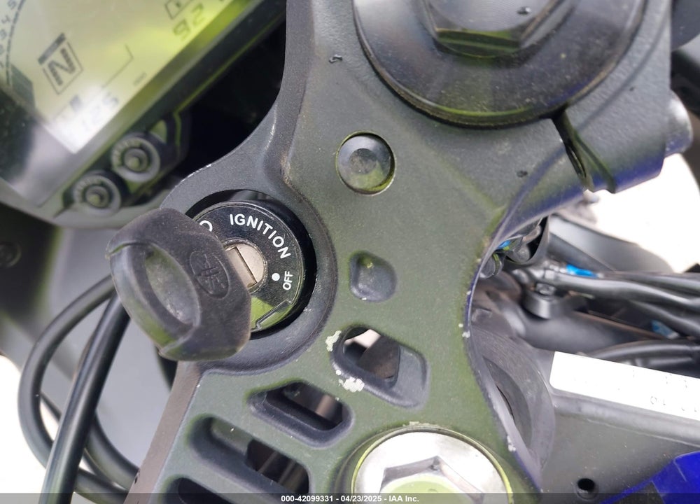 2020 YAMAHA YZFR3 VIN: MH3RH17Y9LK003524