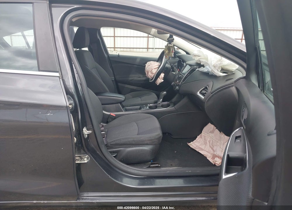 2017 CHEVROLET CRUZE VIN: 1G1BE5SM0H7200668