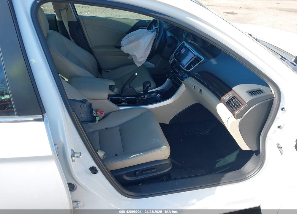 2017 HONDA ACCORD VIN: 1HGCR2F86HA058276
