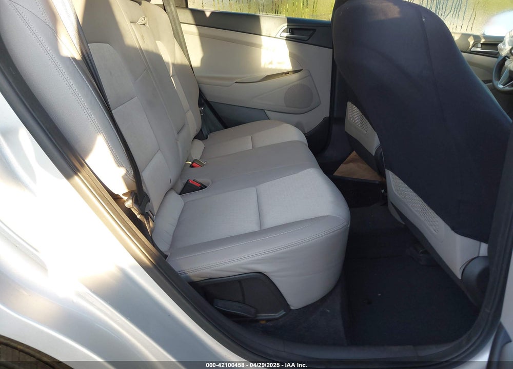 2017 HYUNDAI TUCSON VIN: KM8J33A47HU378296
