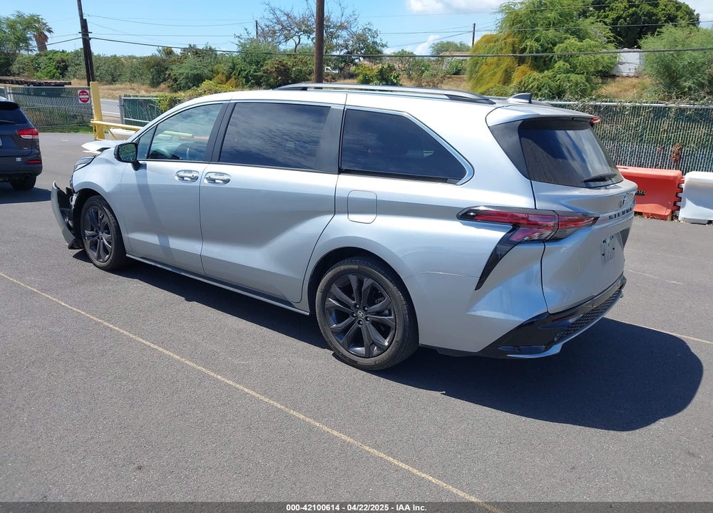 2022 TOYOTA SIENNA XSE VIN: 5TDXRKEC6NS097695