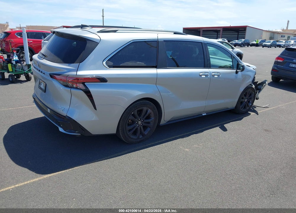 2022 TOYOTA SIENNA XSE VIN: 5TDXRKEC6NS097695