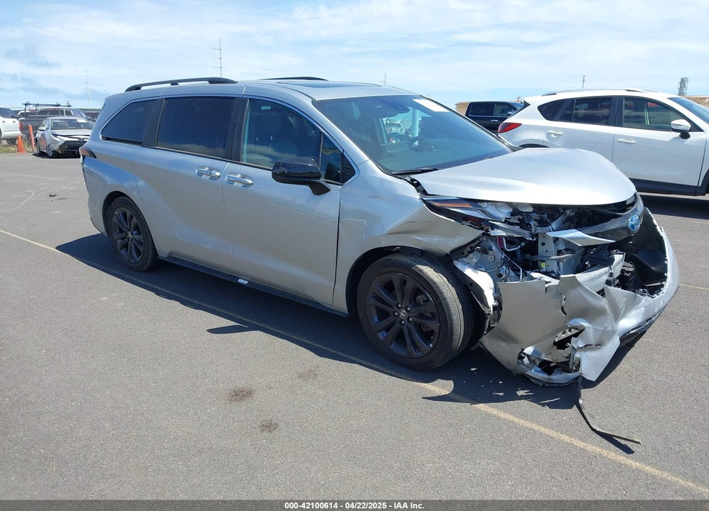 2022 TOYOTA SIENNA XSE VIN: 5TDXRKEC6NS097695