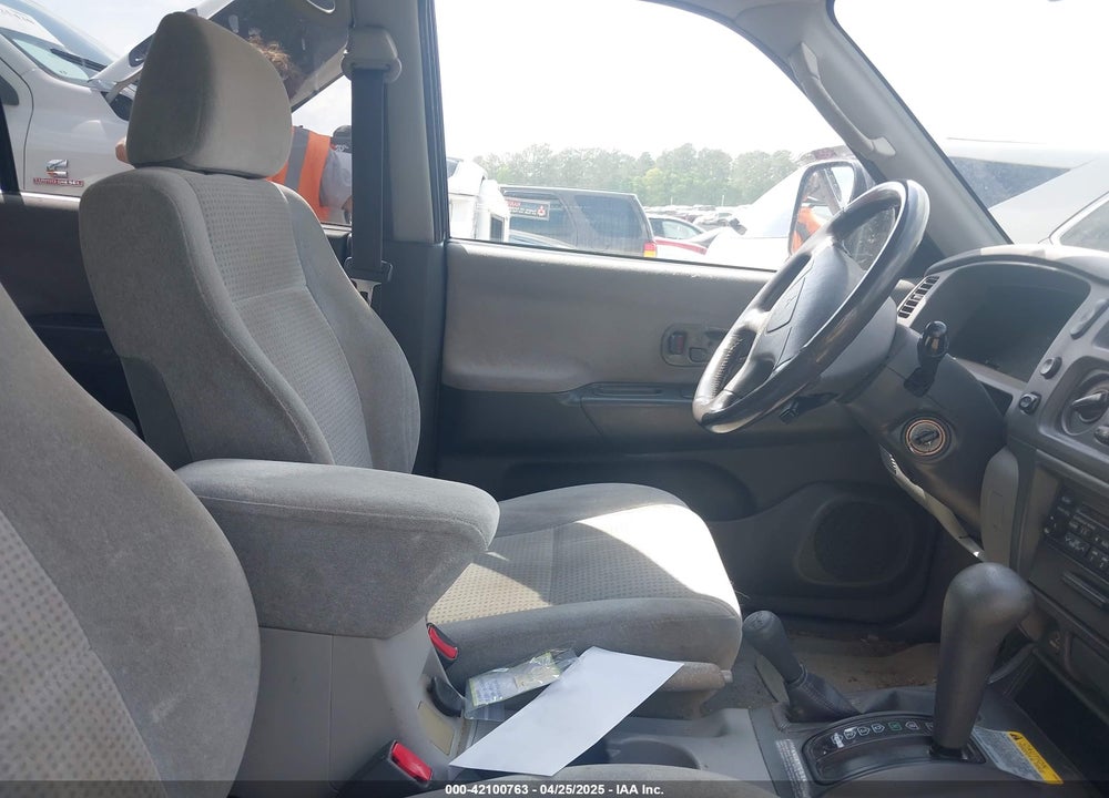 2001 MITSUBISHI MONTERO SPORT XLS VIN: JA4MT31H71P030176