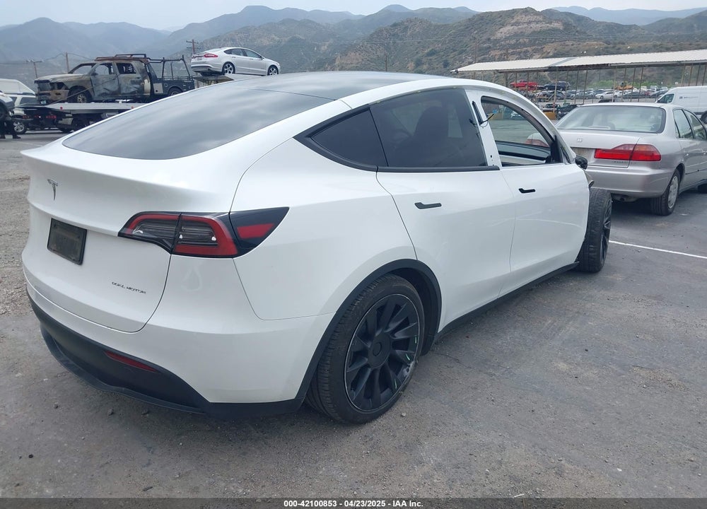 2023 TESLA MODEL Y VIN: 7SAYGAEE4PF752629