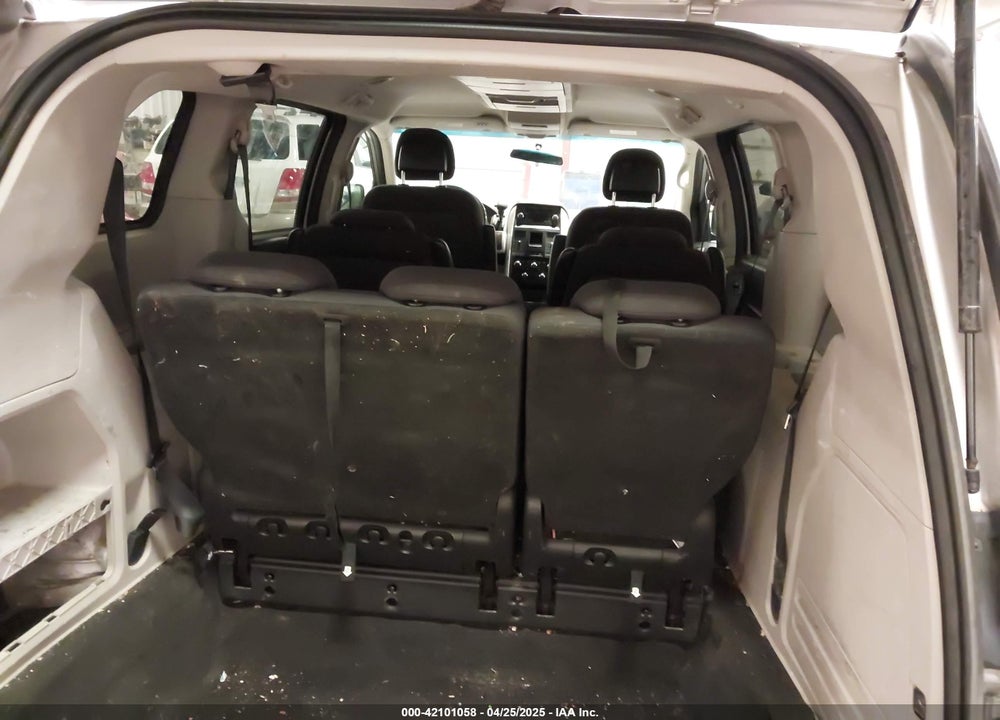 2010 DODGE GRAND CARAVAN SXT VIN: 2D4RN5D11AR443731