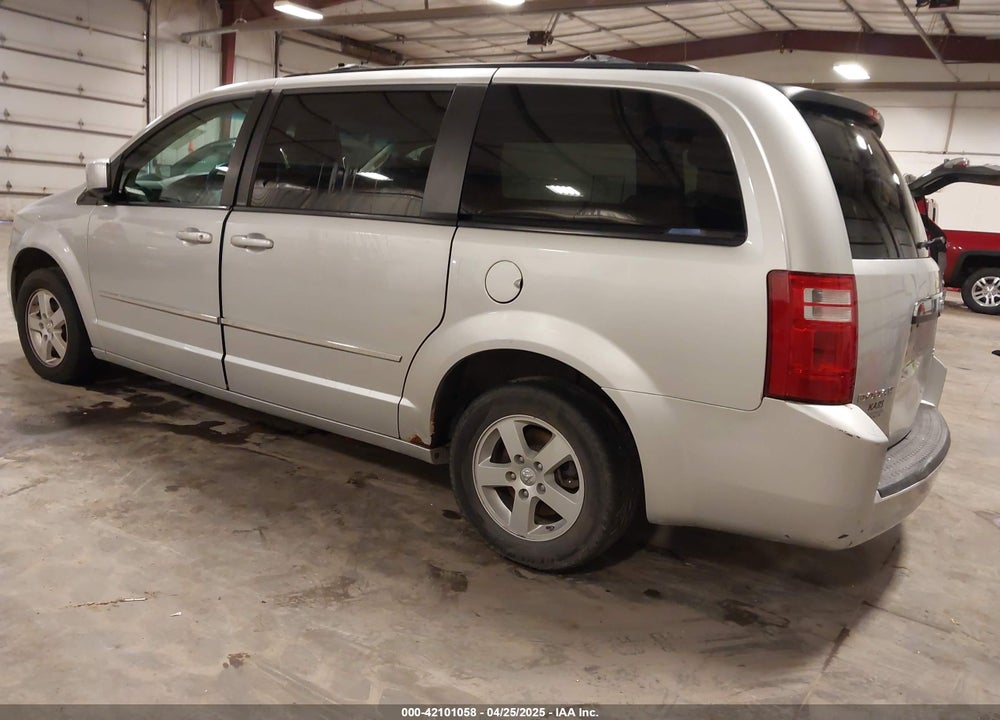 2010 DODGE GRAND CARAVAN SXT VIN: 2D4RN5D11AR443731