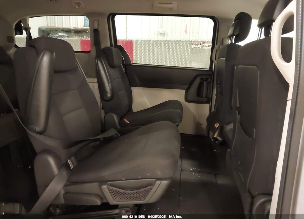 2010 DODGE GRAND CARAVAN SXT VIN: 2D4RN5D11AR443731